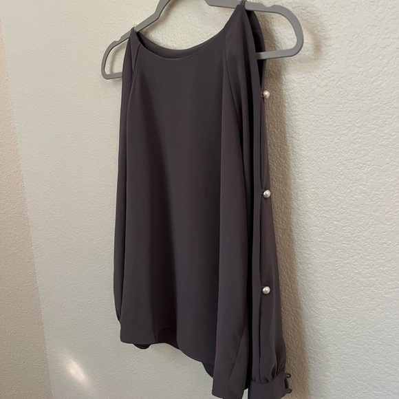 AMANDA UPRICHARD | Genesee Cold Shoulder Pearl Sleeve Blouse in Gray | Size P/XS - Picture 4 of 9